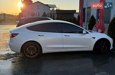 Седан Tesla Model 3 2023 в Києві