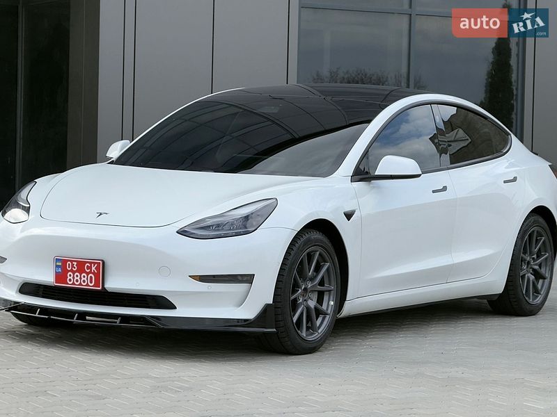 Tesla Model 3 2021