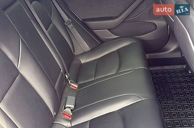 Седан Tesla Model 3 2021 в Черновцах
