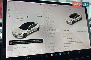 Седан Tesla Model 3 2021 в Черновцах