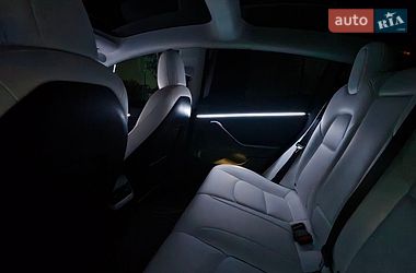 Седан Tesla Model 3 2022 в Києві