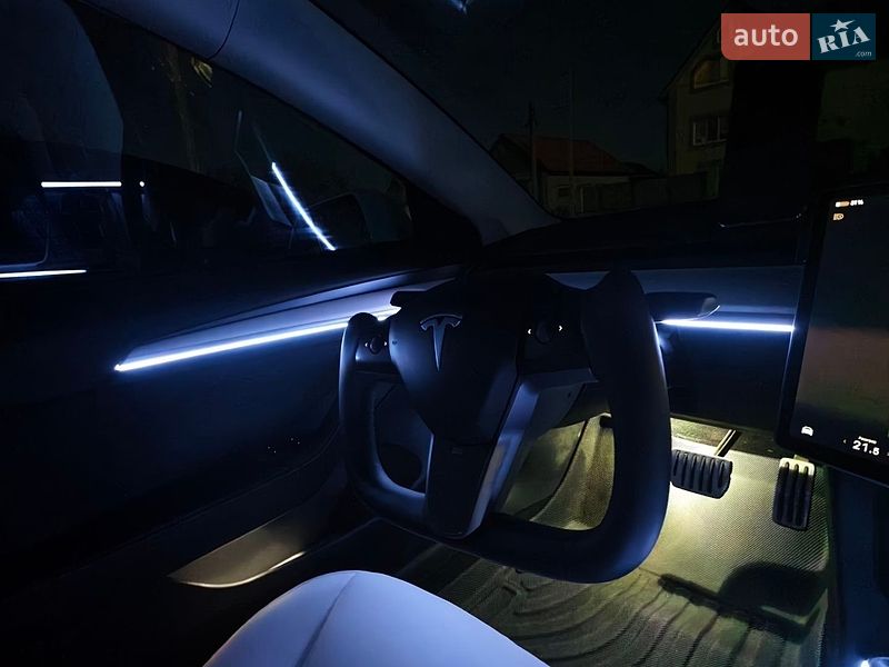 Седан Tesla Model 3 2022 в Києві