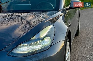 Седан Tesla Model 3 2022 в Кривом Роге