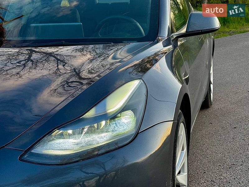 Седан Tesla Model 3 2022 в Кривом Роге