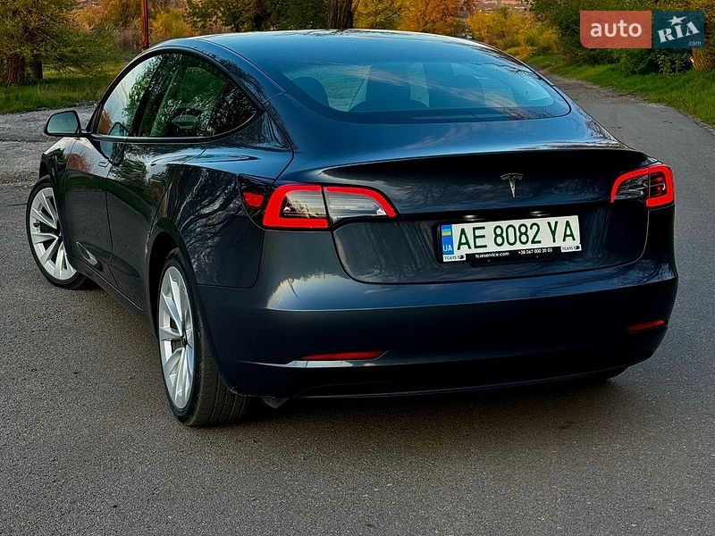 Седан Tesla Model 3 2022 в Кривом Роге