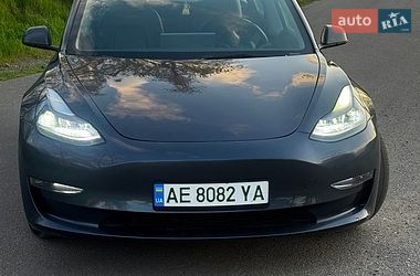 Седан Tesla Model 3 2022 в Кривом Роге