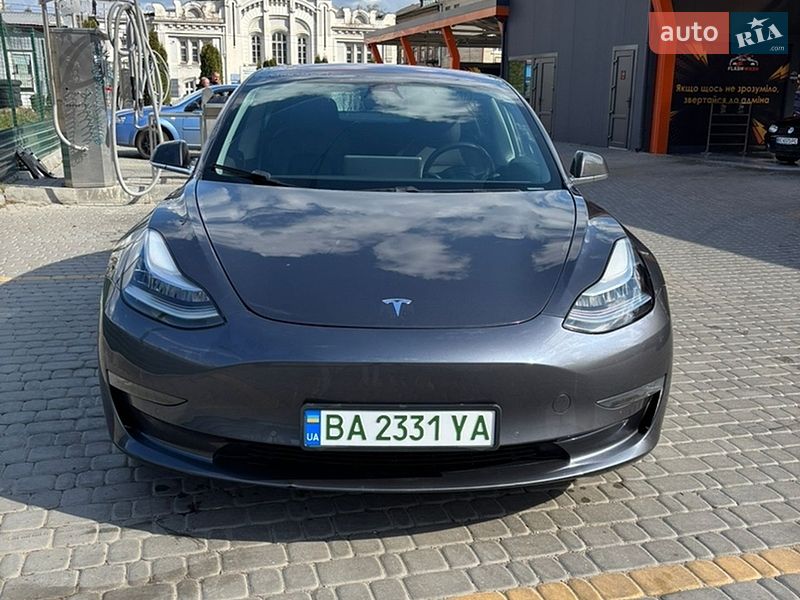 Седан Tesla Model 3 2019 в Кропивницькому