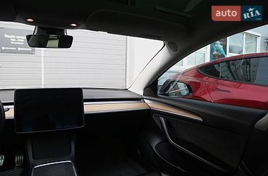 Седан Tesla Model 3 2021 в Киеве