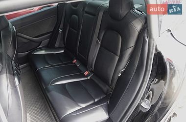 Седан Tesla Model 3 2021 в Киеве