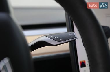 Седан Tesla Model 3 2021 в Киеве