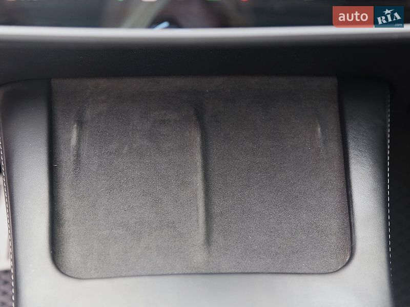 Седан Tesla Model 3 2021 в Киеве