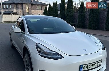 Седан Tesla Model 3 2020 в Киеве