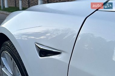 Седан Tesla Model 3 2020 в Киеве