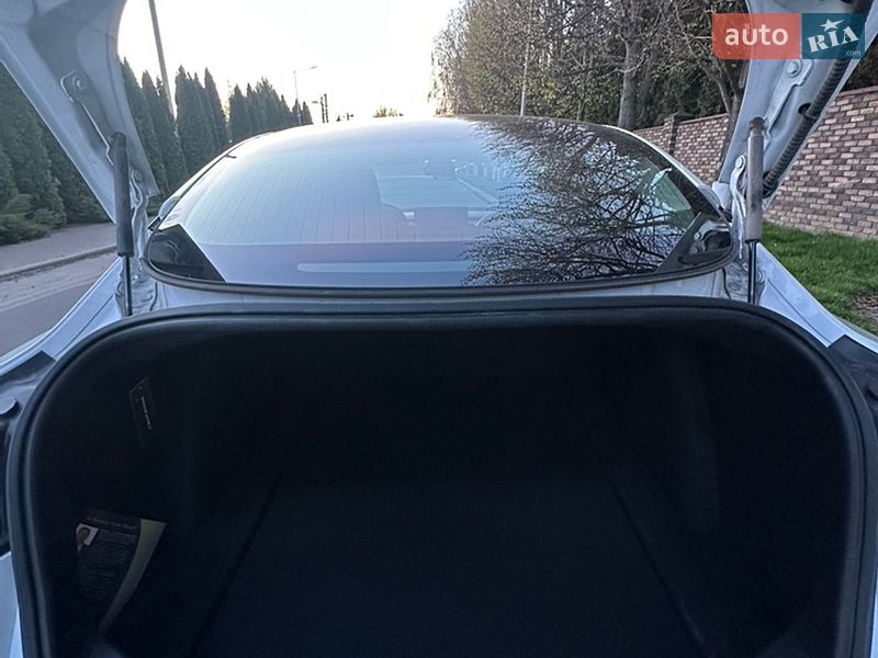 Седан Tesla Model 3 2020 в Киеве