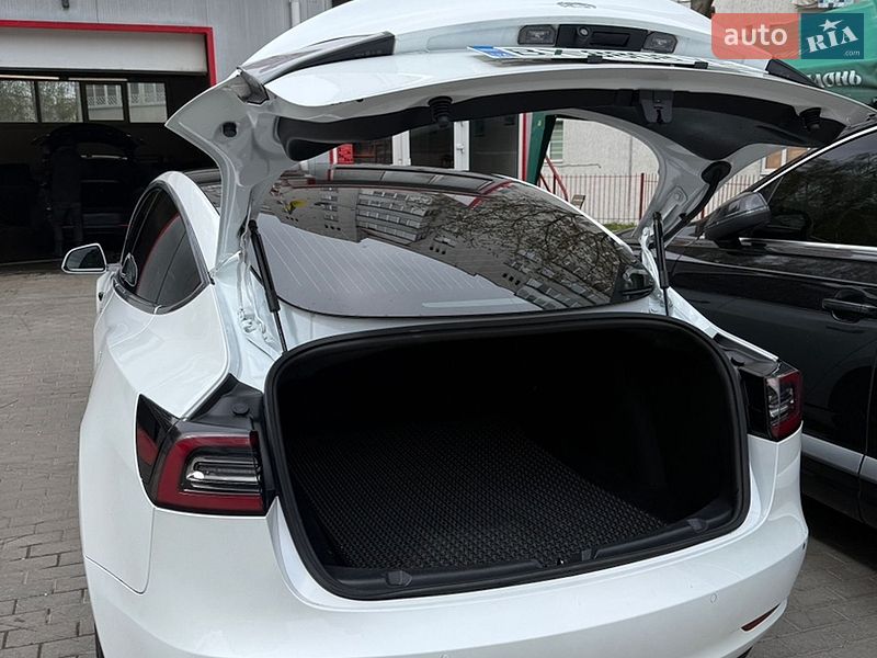 Седан Tesla Model 3 2019 в Хмельницькому