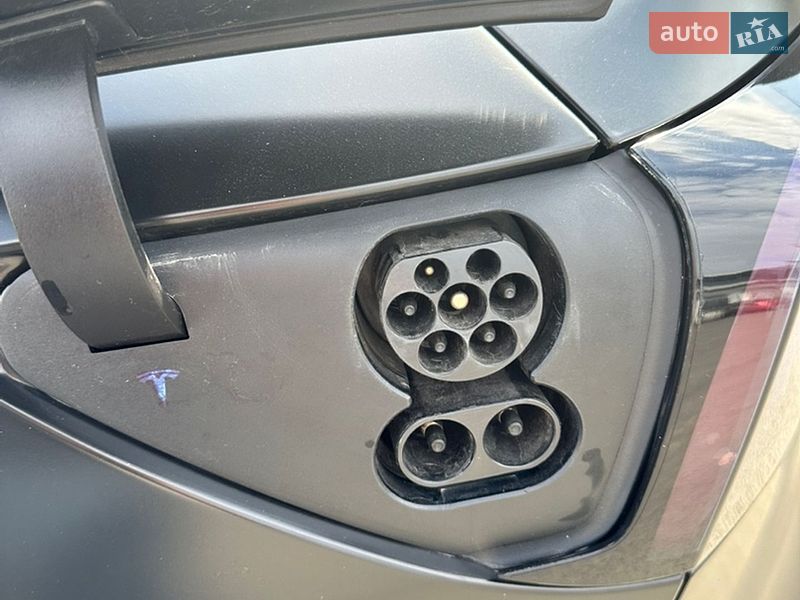 Седан Tesla Model 3 2019 в Одесі