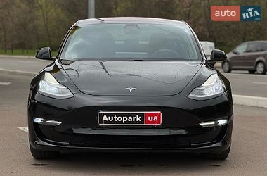 Седан Tesla Model 3 2019 в Киеве