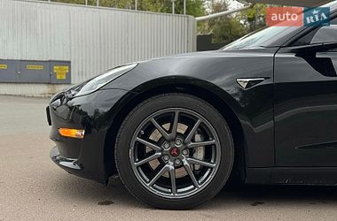 Седан Tesla Model 3 2019 в Киеве
