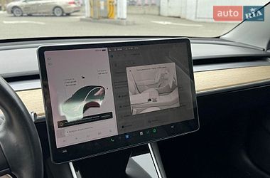 Седан Tesla Model 3 2019 в Киеве