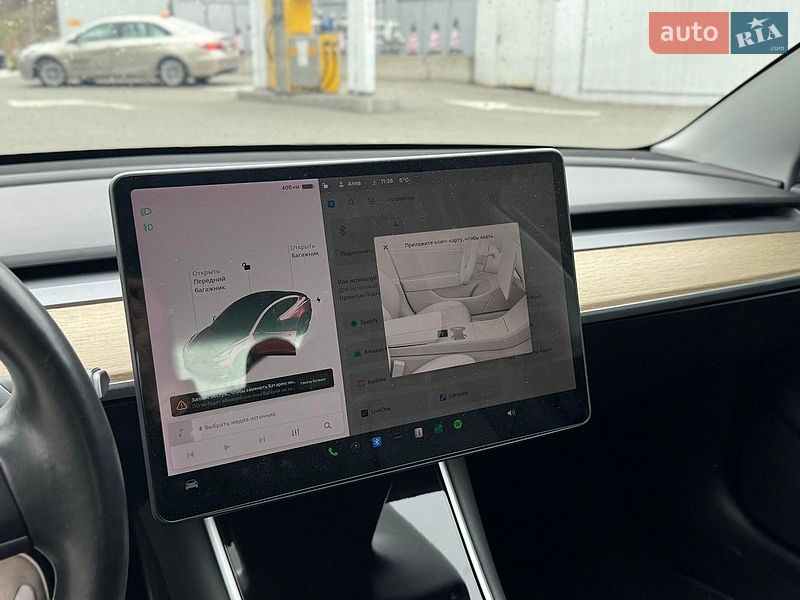 Седан Tesla Model 3 2019 в Киеве