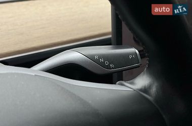 Седан Tesla Model 3 2019 в Киеве