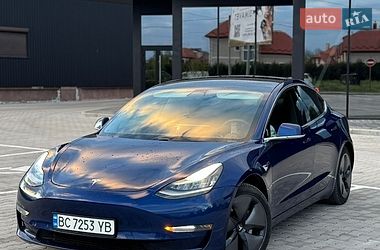 Седан Tesla Model 3 2019 в Шептицькому