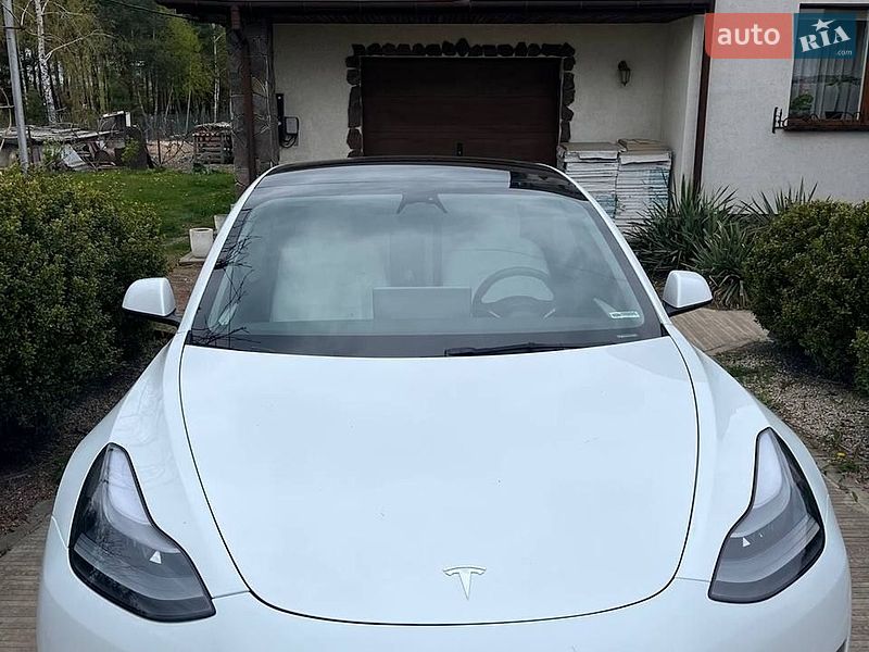Tesla Model 3 2022
