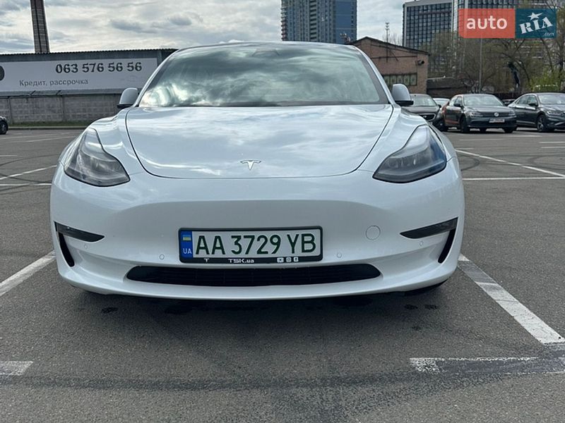 Седан Tesla Model 3 2021 в Києві