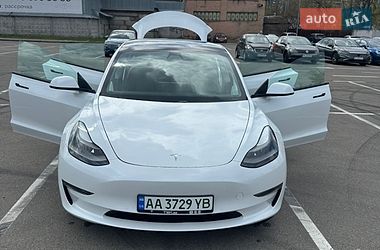 Седан Tesla Model 3 2021 в Києві
