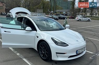 Седан Tesla Model 3 2021 в Києві