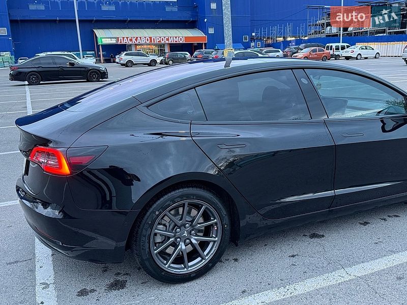 Седан Tesla Model 3 2018 в Дніпрі