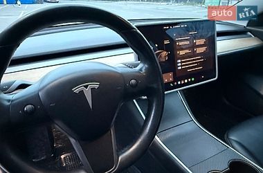 Седан Tesla Model 3 2018 в Дніпрі
