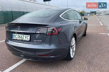 Седан Tesla Model 3 2019 в Львове