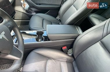 Седан Tesla Model 3 2019 в Львове