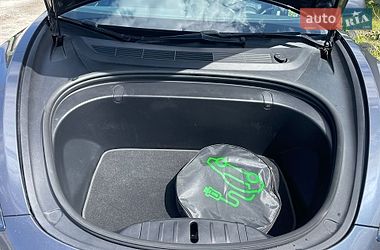 Седан Tesla Model 3 2019 в Львове