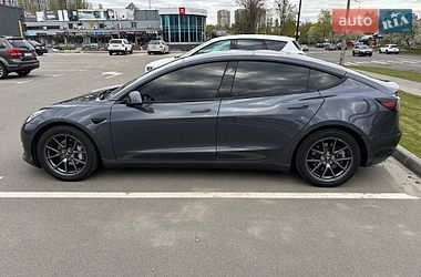 Седан Tesla Model 3 2021 в Києві