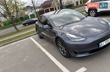 Седан Tesla Model 3 2021 в Киеве