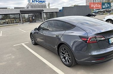 Седан Tesla Model 3 2021 в Киеве
