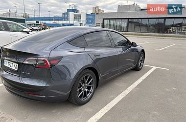 Седан Tesla Model 3 2021 в Киеве