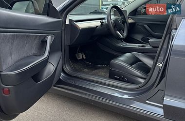 Седан Tesla Model 3 2021 в Киеве
