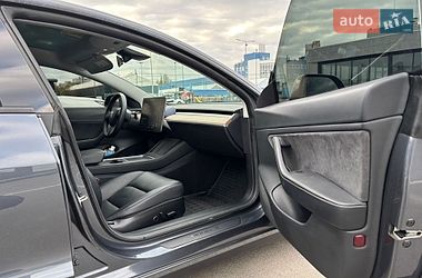 Седан Tesla Model 3 2021 в Киеве