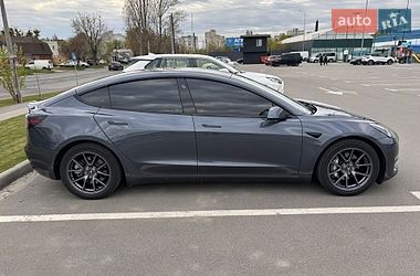 Седан Tesla Model 3 2021 в Киеве
