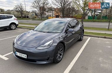 Седан Tesla Model 3 2021 в Киеве
