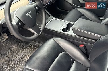 Седан Tesla Model 3 2021 в Киеве