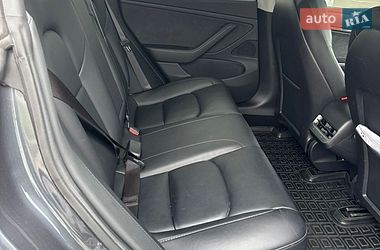 Седан Tesla Model 3 2021 в Киеве