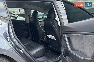 Седан Tesla Model 3 2021 в Киеве