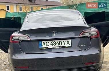Седан Tesla Model 3 2020 в Львове