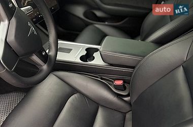 Седан Tesla Model 3 2020 в Львове