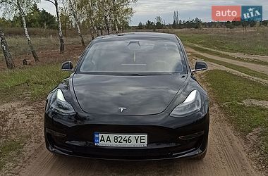 Седан Tesla Model 3 2019 в Киеве