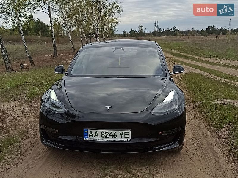Седан Tesla Model 3 2019 в Киеве